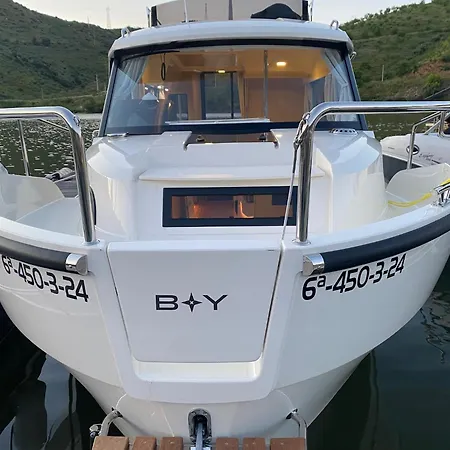 Koolhouse Boat Båthotell *